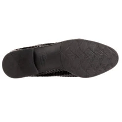 Trotters Liz III Slip-On Black/Black Patent (Women's) -Shoes Sales Store Blk 3 dbb3698d da35 4426 8e14 4e559d48aa61